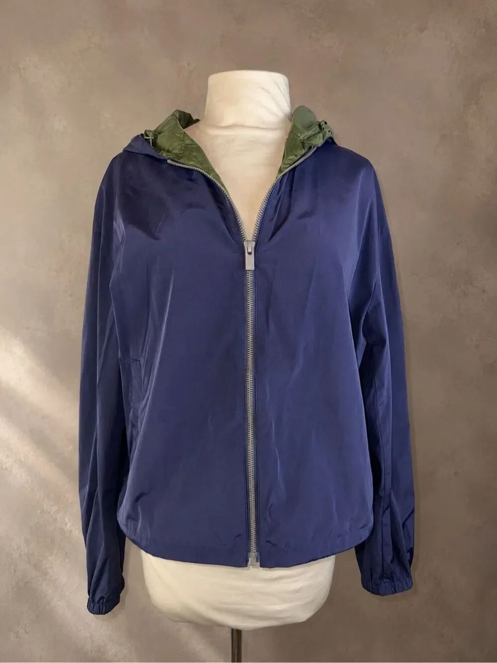 Uniqlo x JW Anderson M Water-Repellent Hooded Windbreaker Rain Jacket Blue Nylon